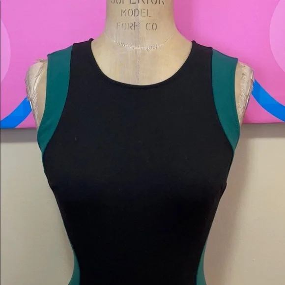 Intermix Black Green BodyCon Top - Picture 2 of 10